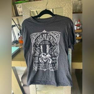 🌸 Vintage-Inspired Guns N’ Roses Graphic Tee | Grey | Size L
